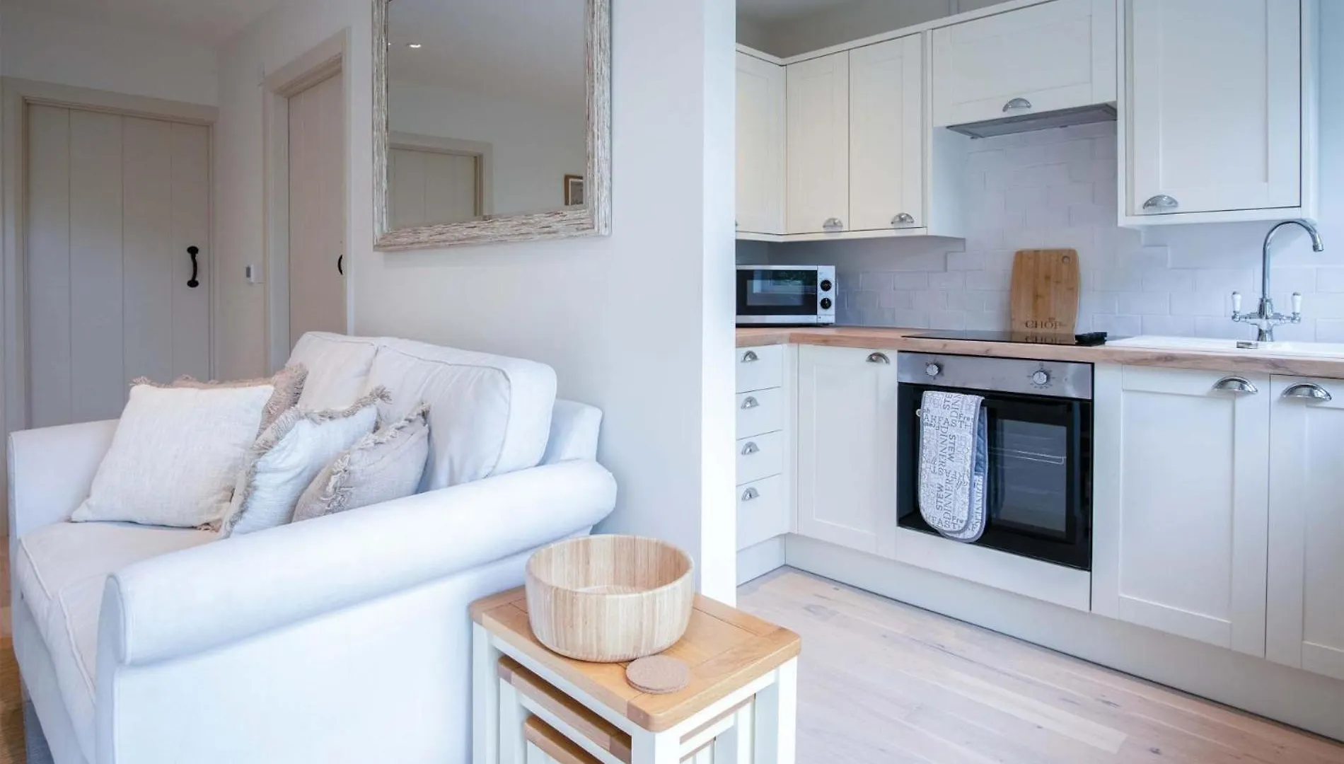 Bayview 3 - 2 Bedroom Chalet - Bayview Oxwich 0*,  United Kingdom