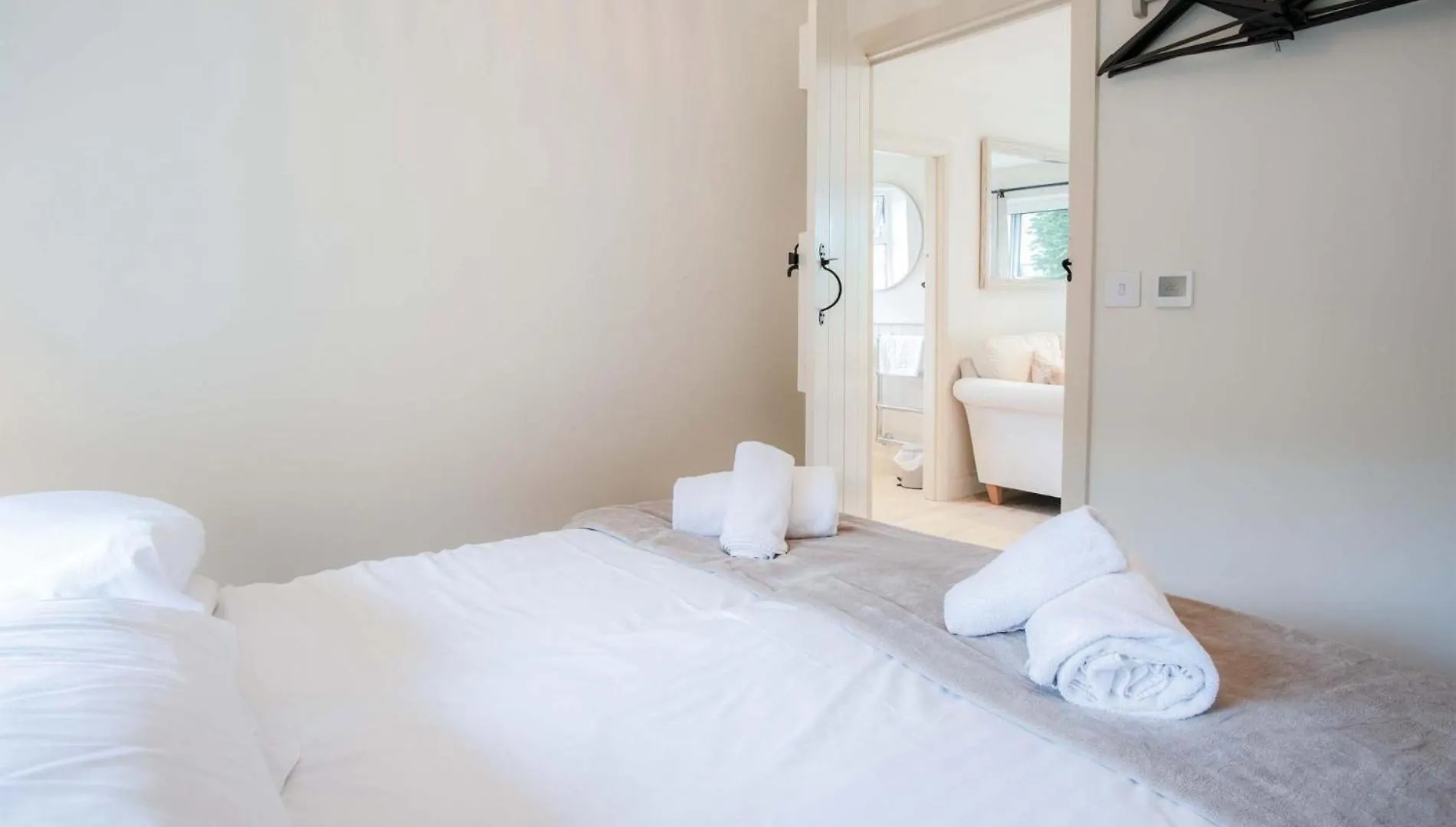 Bayview 3 - 2 Bedroom Chalet - Bayview Oxwich 0*,  United Kingdom